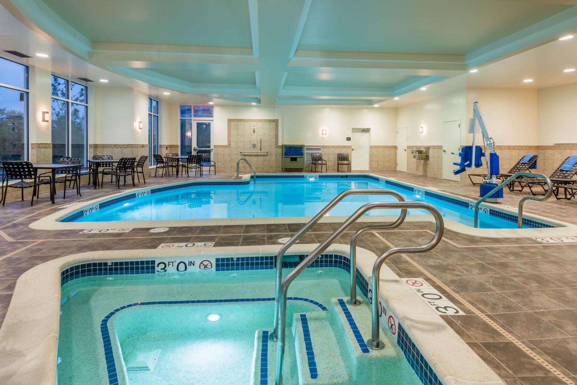 Hilton Garden Inn Уейн Екстериор снимка
