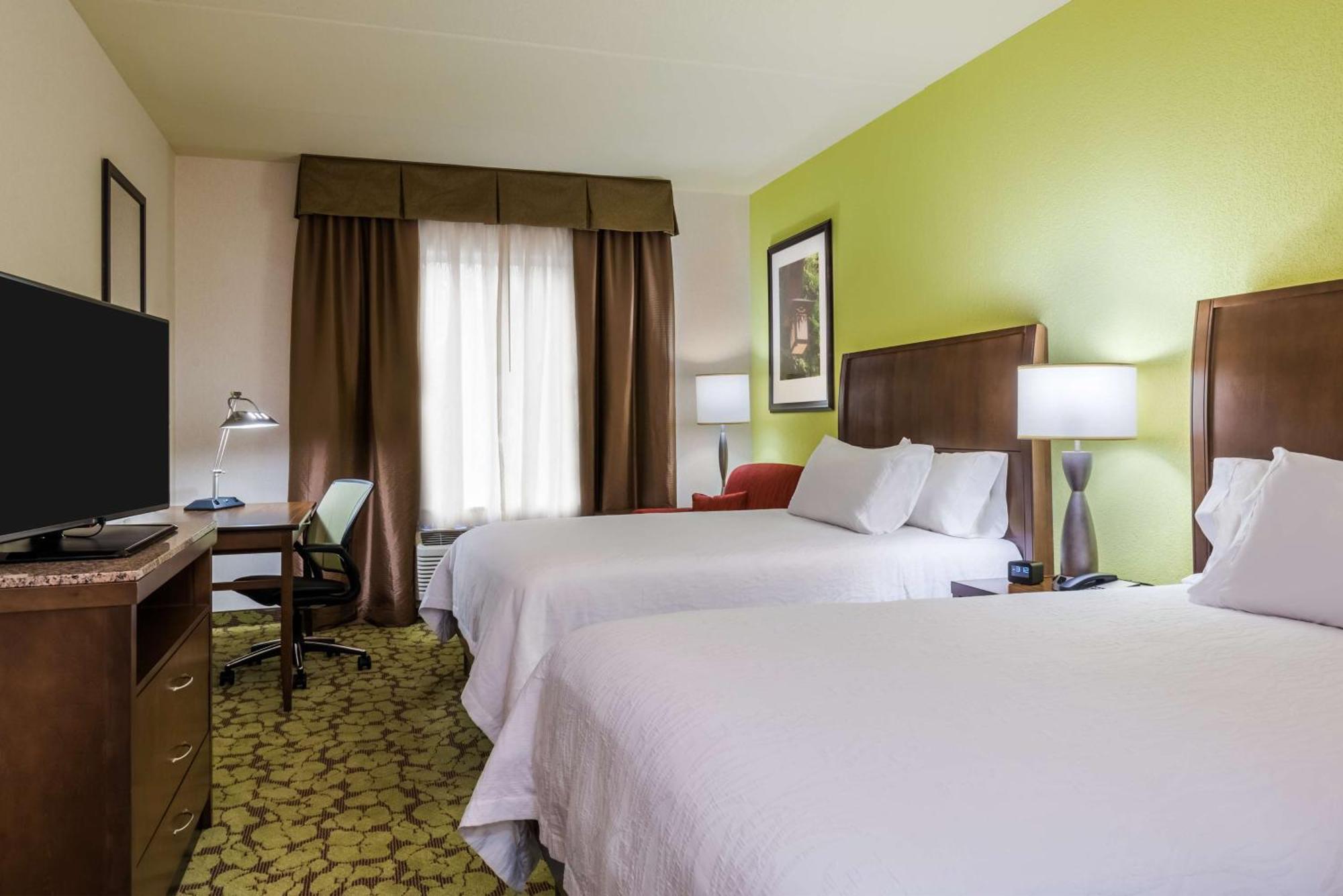 Hilton Garden Inn Уейн Екстериор снимка
