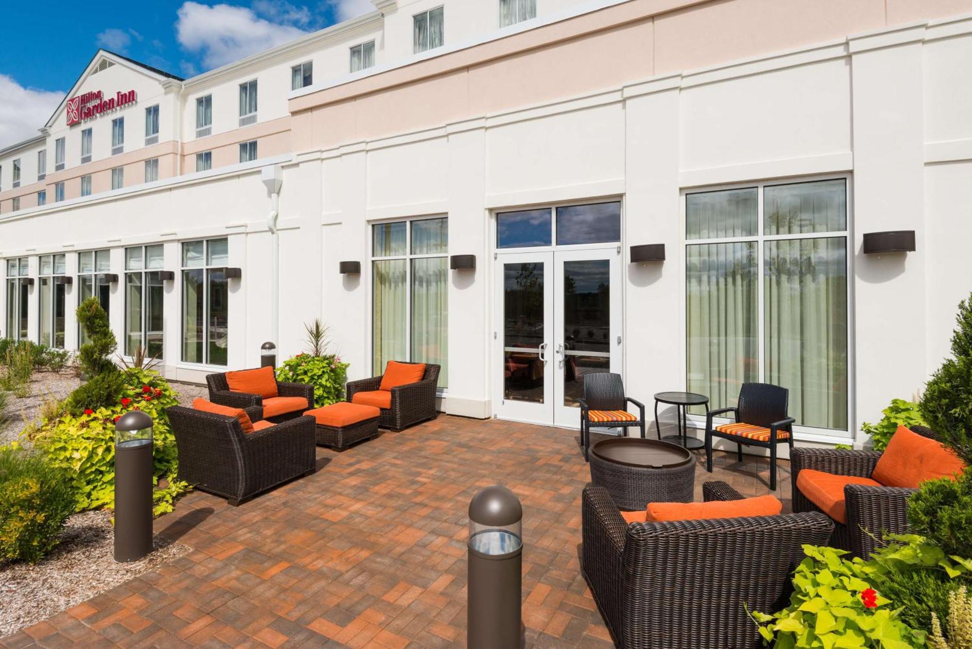 Hilton Garden Inn Уейн Екстериор снимка