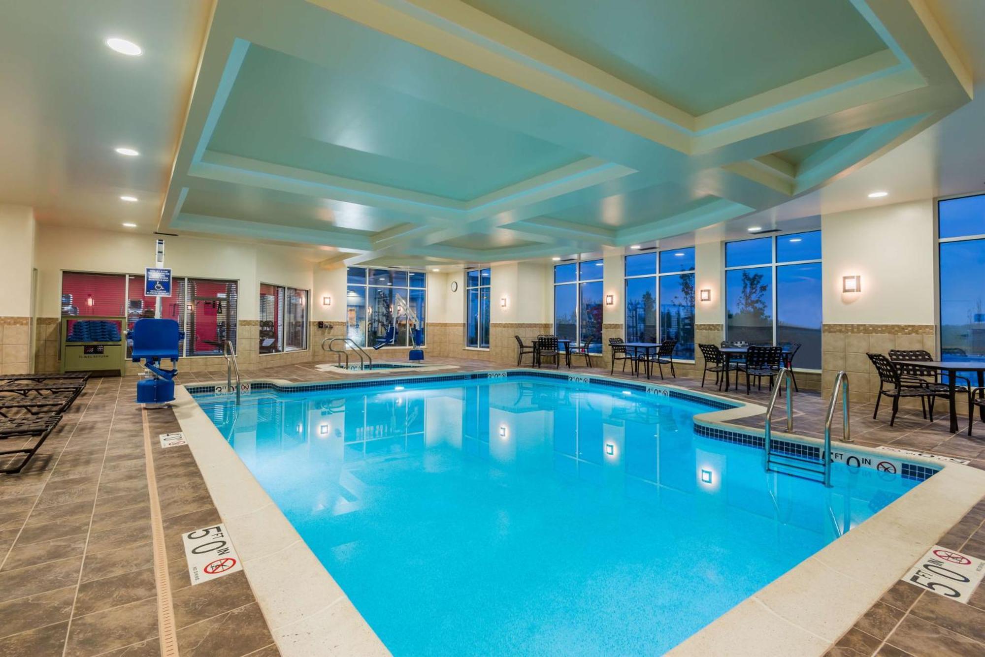 Hilton Garden Inn Уейн Екстериор снимка