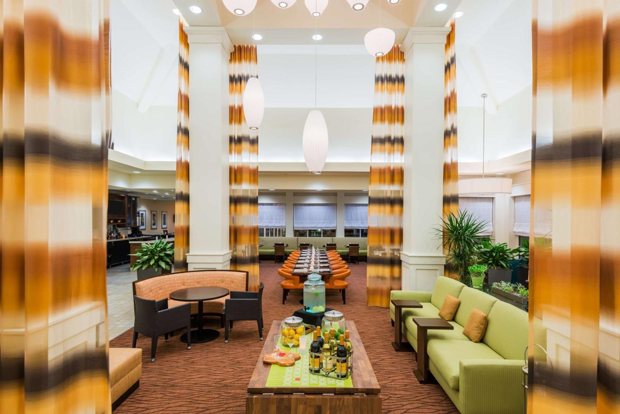 Hilton Garden Inn Уейн Екстериор снимка