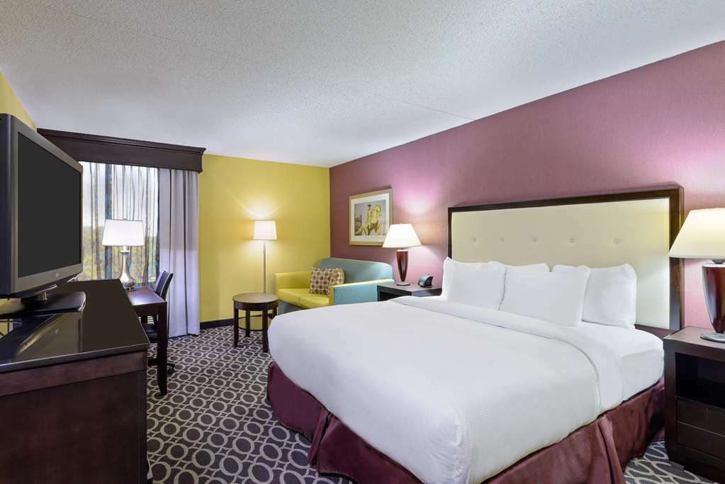 Hilton Garden Inn Уейн Стая снимка